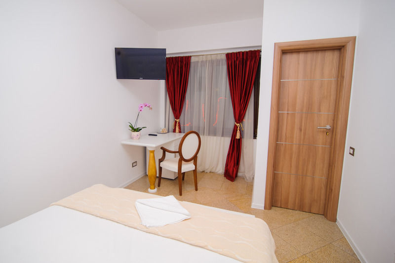 Dbh Bucharest Hotel Ngoại thất bức ảnh