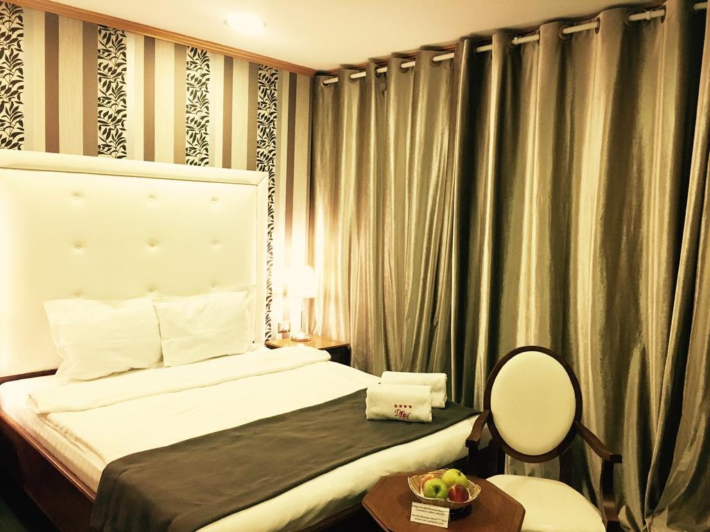 Dbh Bucharest Hotel Ngoại thất bức ảnh