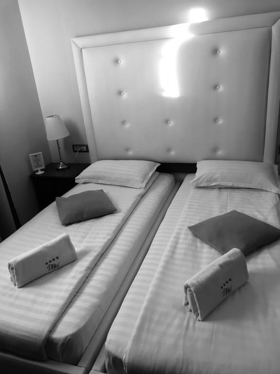 Dbh Bucharest Hotel Ngoại thất bức ảnh
