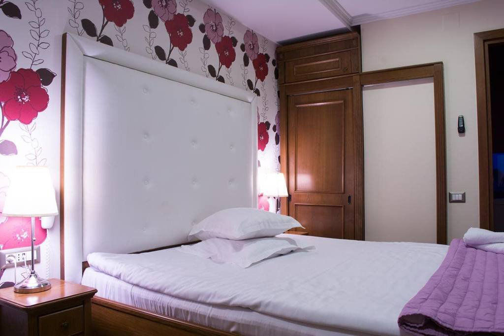 Dbh Bucharest Hotel Ngoại thất bức ảnh