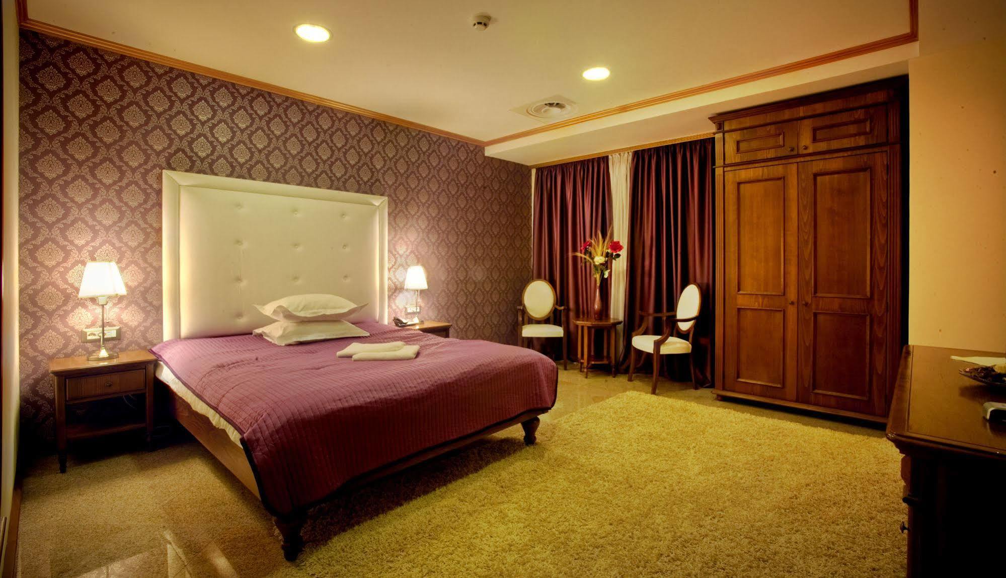 Dbh Bucharest Hotel Ngoại thất bức ảnh