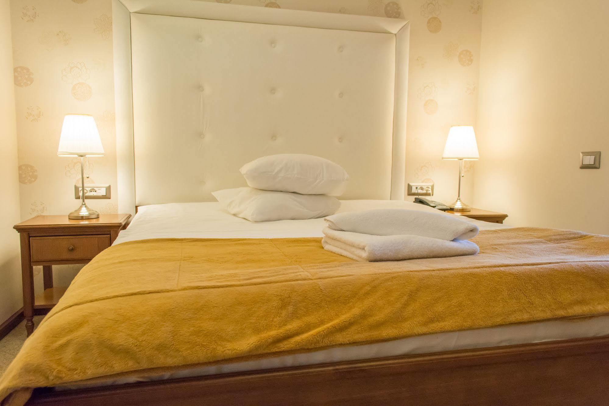 Dbh Bucharest Hotel Ngoại thất bức ảnh