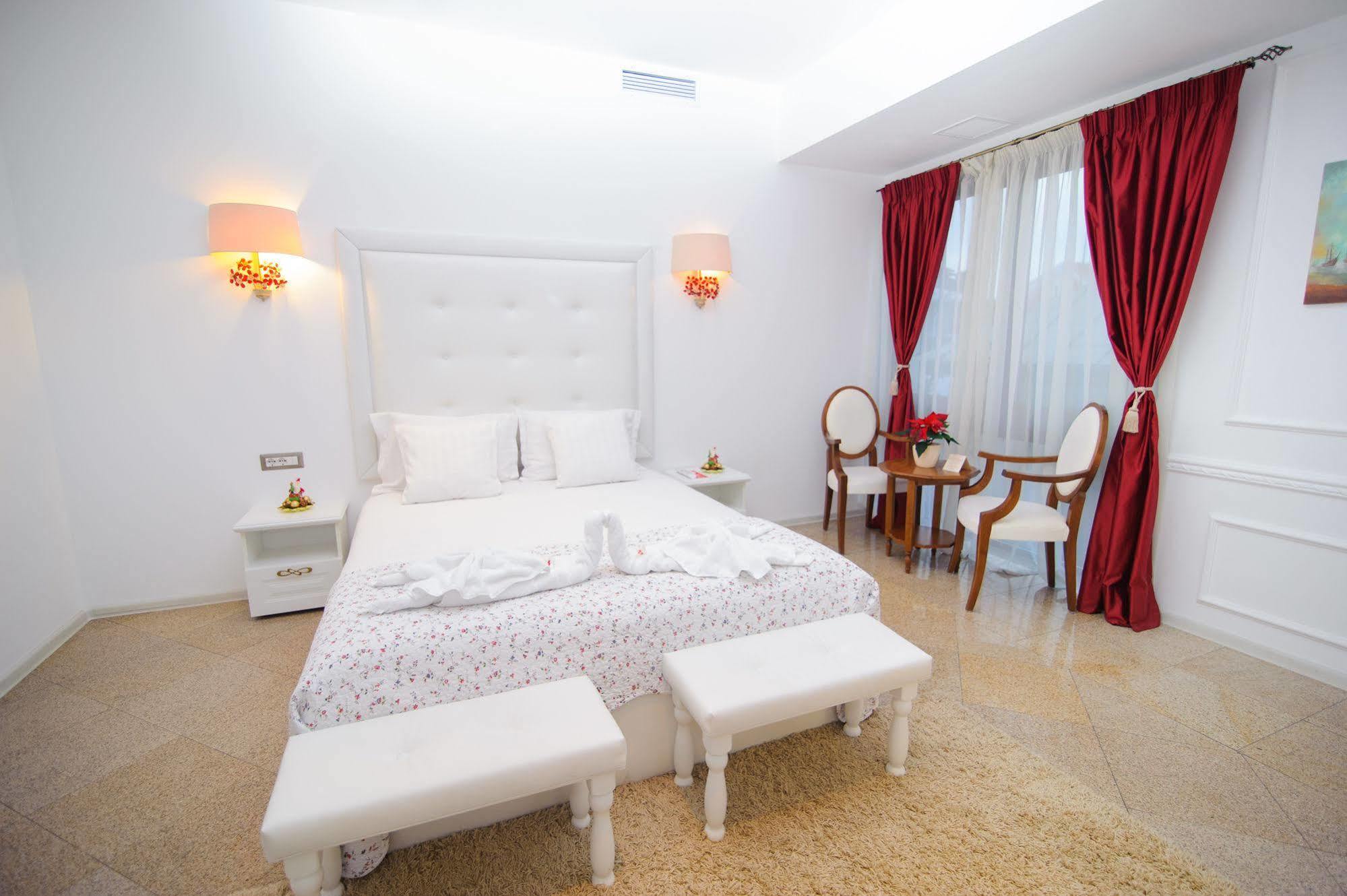 Dbh Bucharest Hotel Ngoại thất bức ảnh