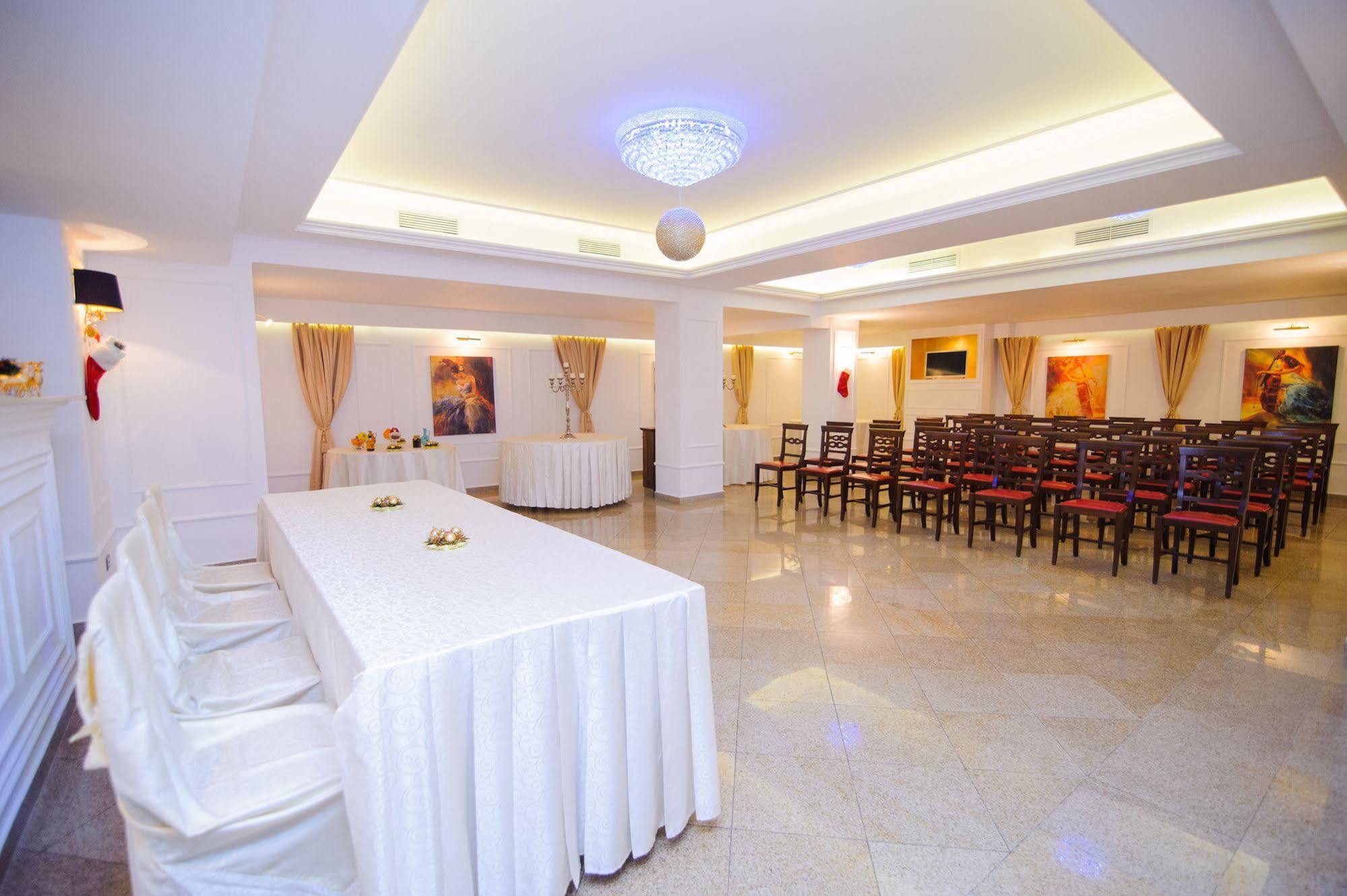 Dbh Bucharest Hotel Ngoại thất bức ảnh