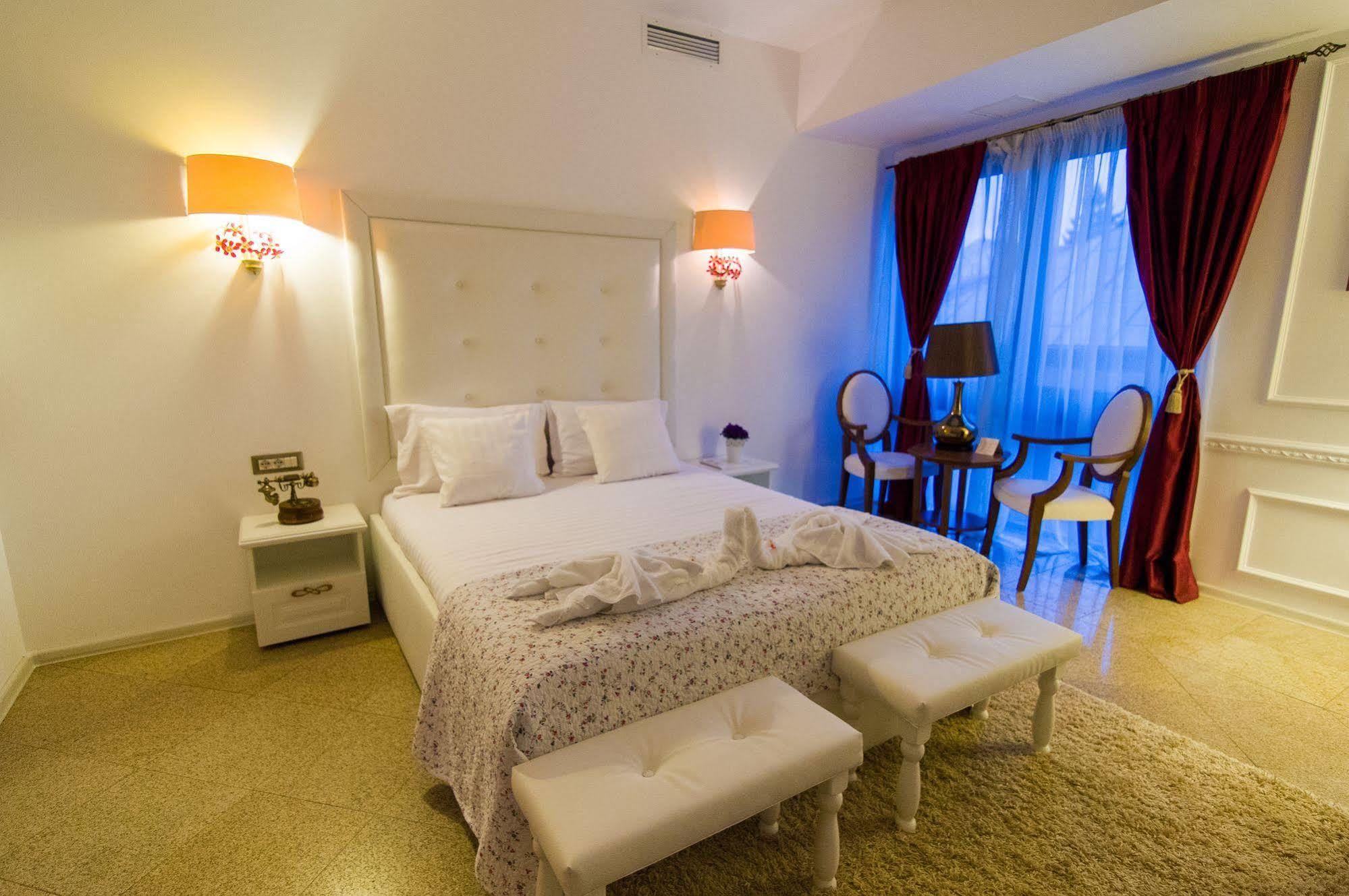 Dbh Bucharest Hotel Ngoại thất bức ảnh